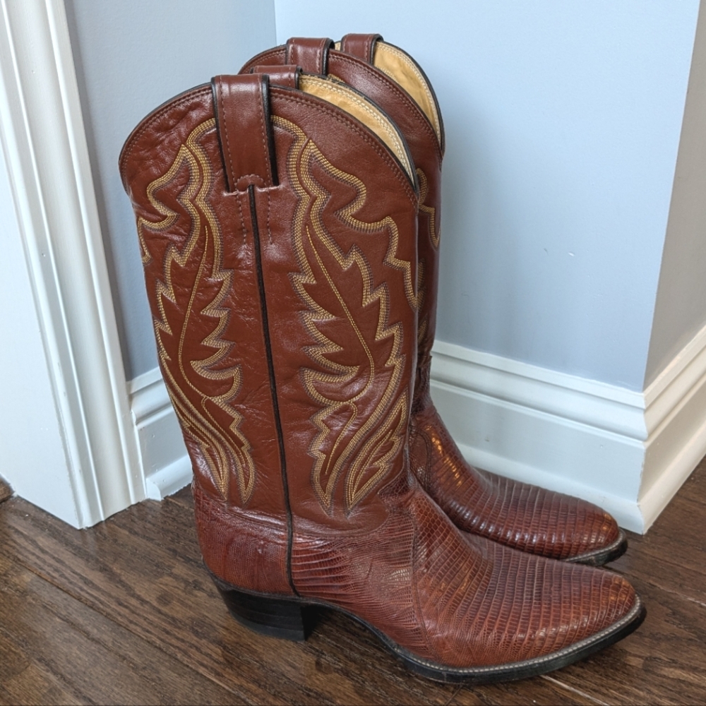 Justin Boots Brown Western Cowboy Boots with Tan Stitching
